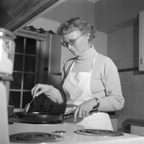 Writing Lessons from Roald Dahl’s “Lamb to the Slaughter”